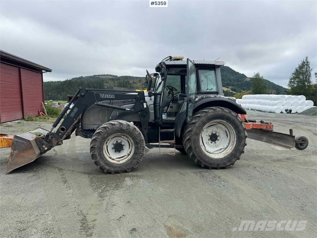 Valtra M120-4 Traktori