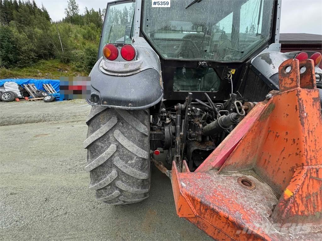 Valtra M120-4 Traktori