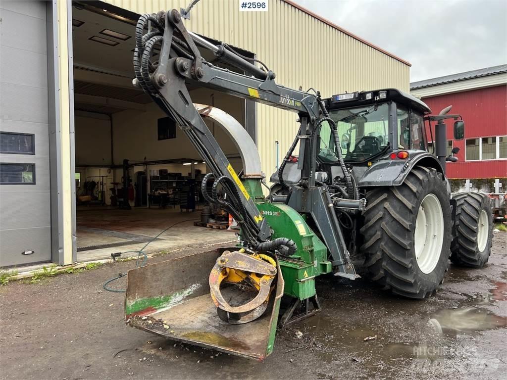 Valtra T182 Traktori