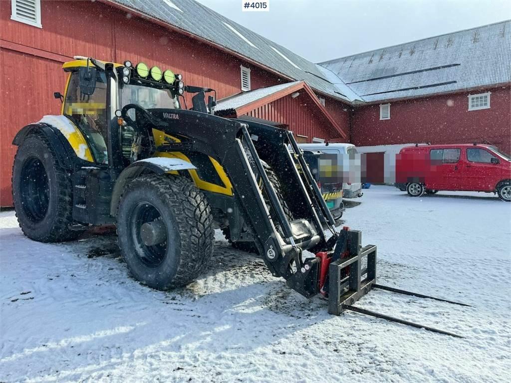 Valtra T255 Traktori