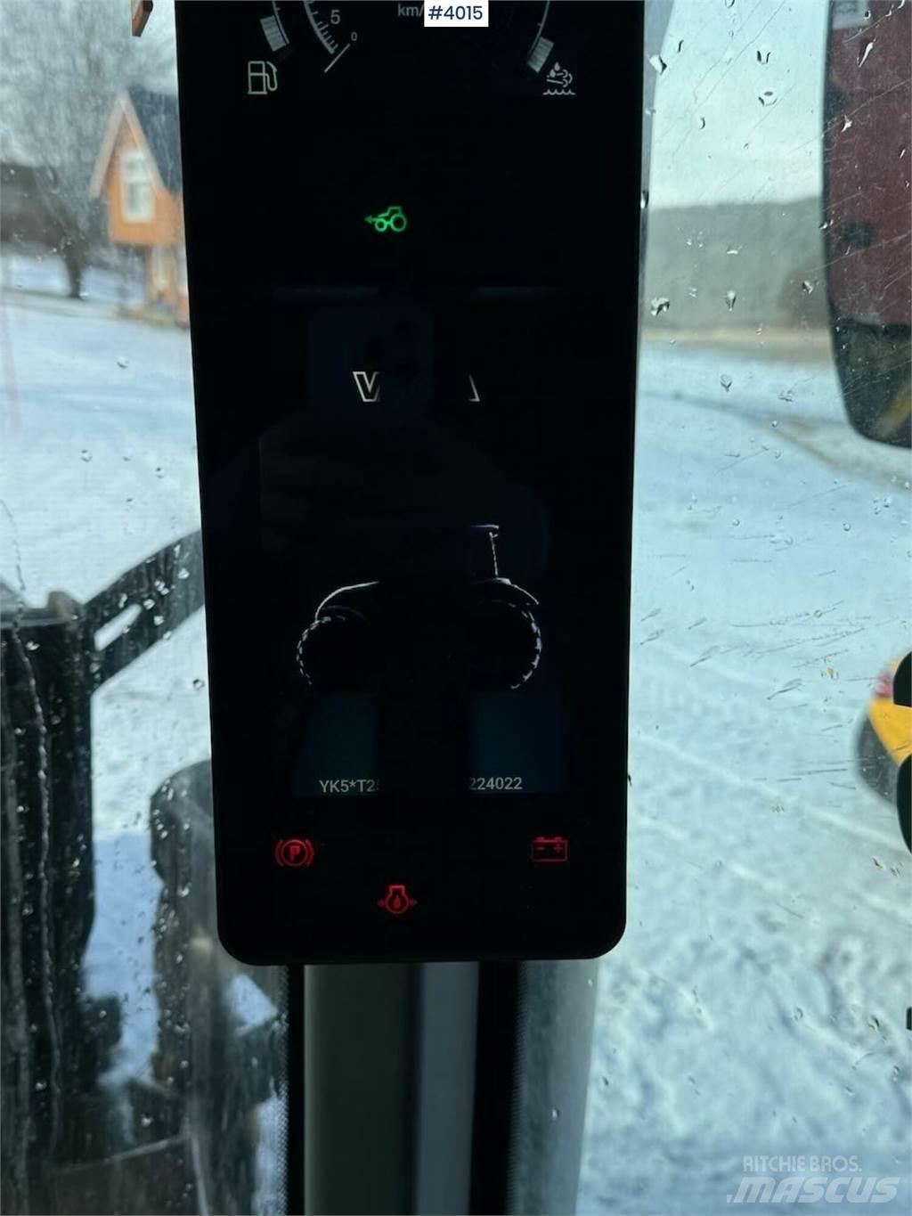Valtra T255 Traktori