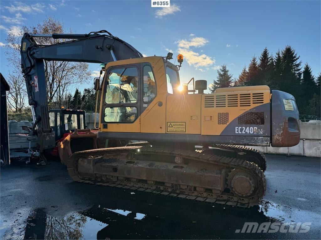 Volvo EC240BNLC Kāpurķēžu ekskavatori