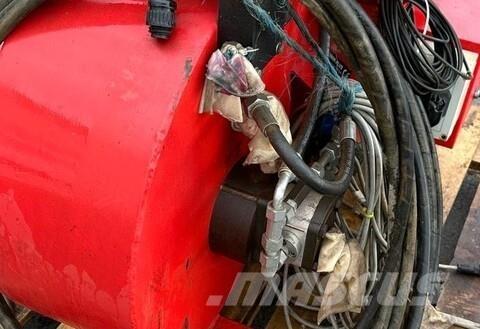  300 Hydraulisch Cita mēslošanas tehnika