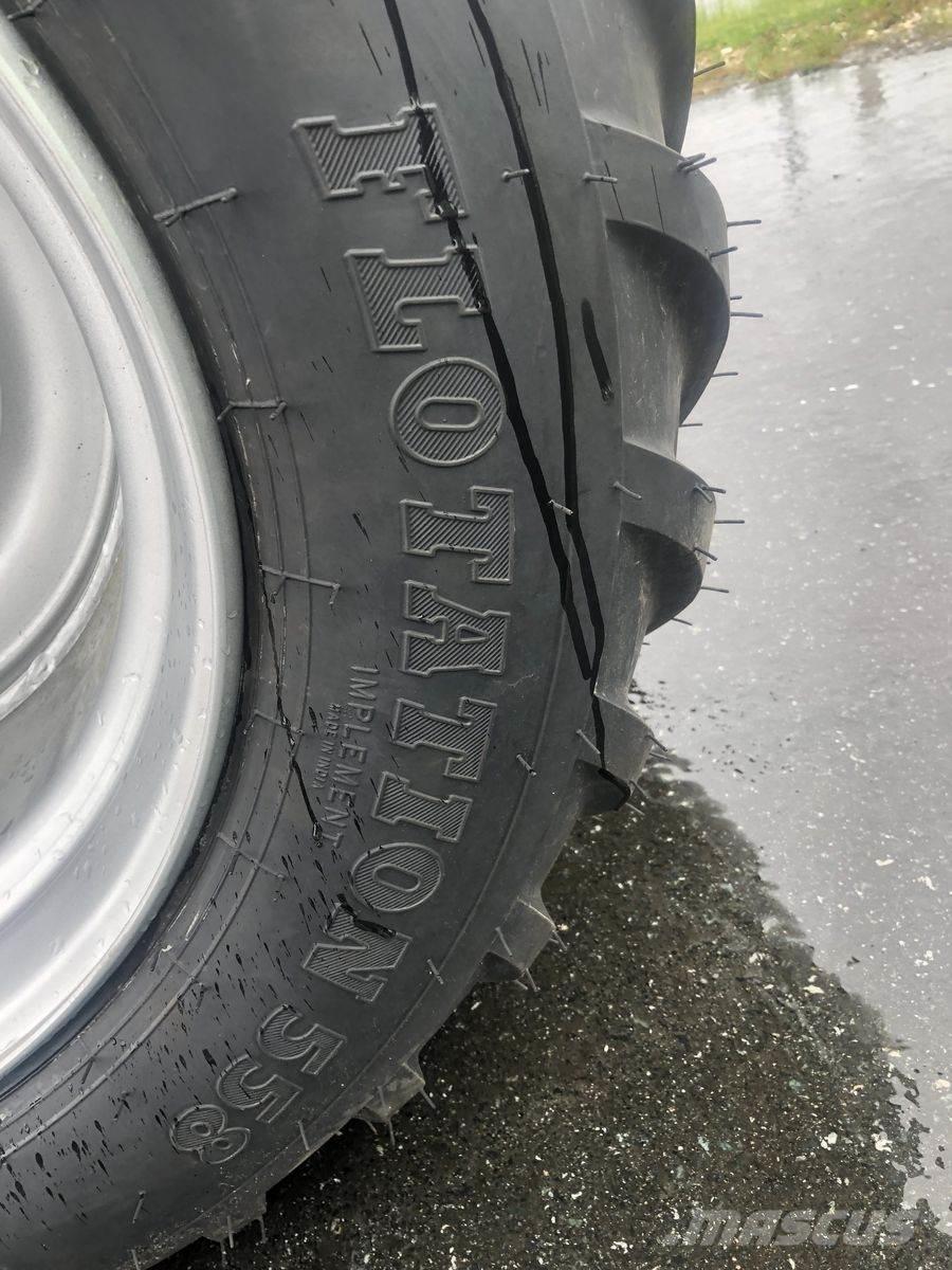 BKT Flotation 558 Riepas, riteņi un diski