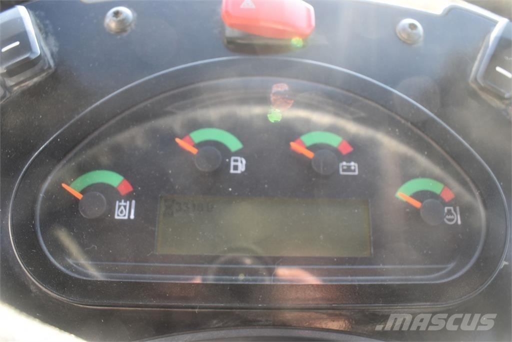 CAT 906M Iekrāvēji uz riteņiem