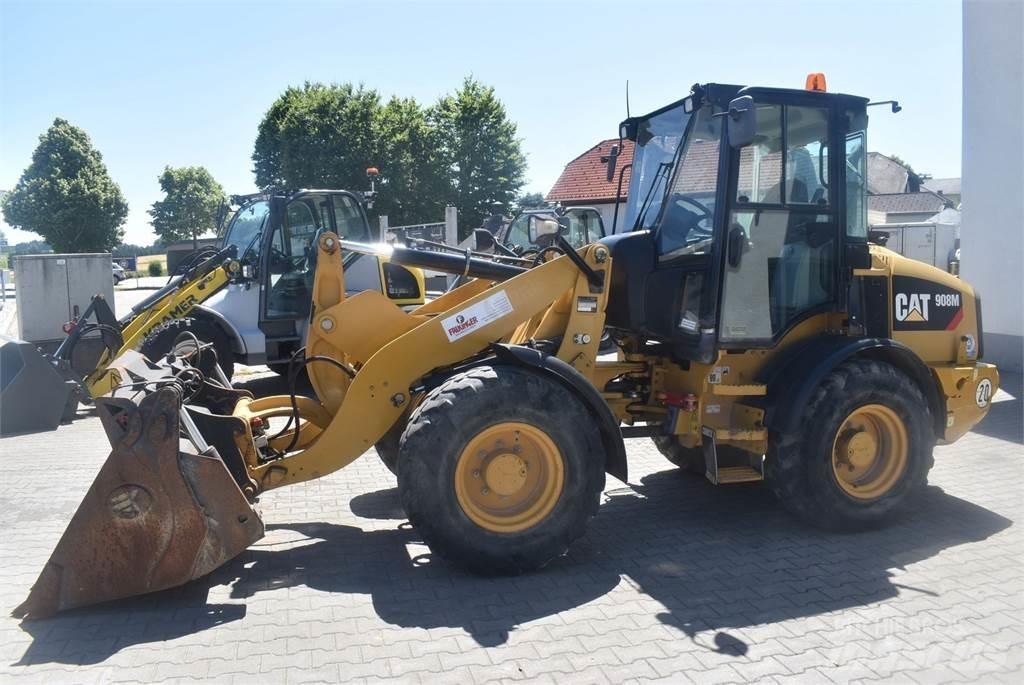 CAT 908M Iekrāvēji uz riteņiem