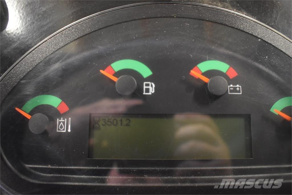 CAT 908M Iekrāvēji uz riteņiem