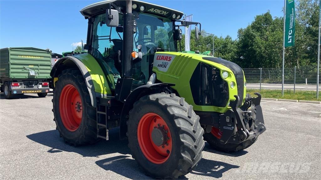 CLAAS ARION 530 Traktori