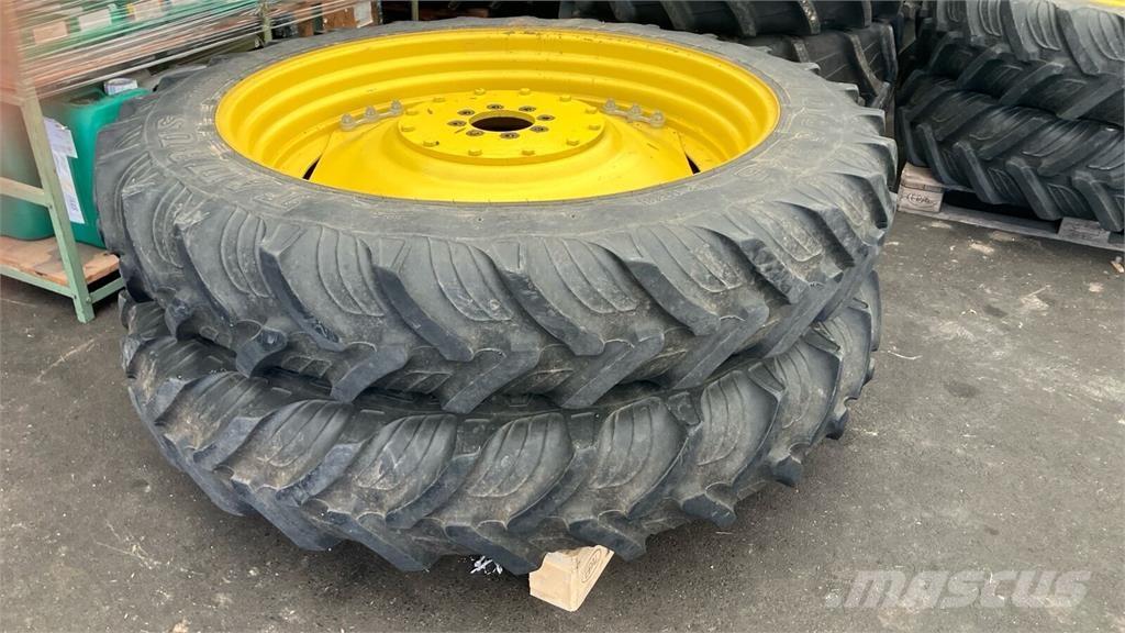 CLAAS ARION 530 Traktori