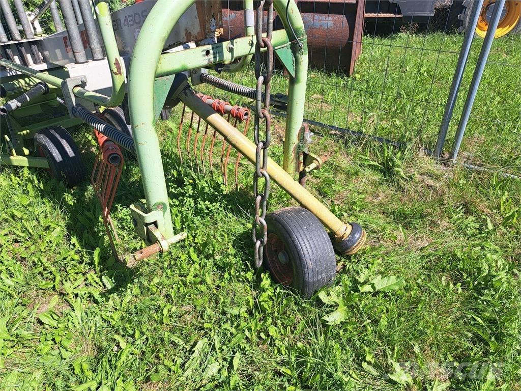 CLAAS Liner 430 Vālotāji