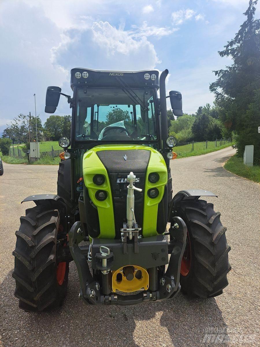 CLAAS Nexos 240 XL Traktori