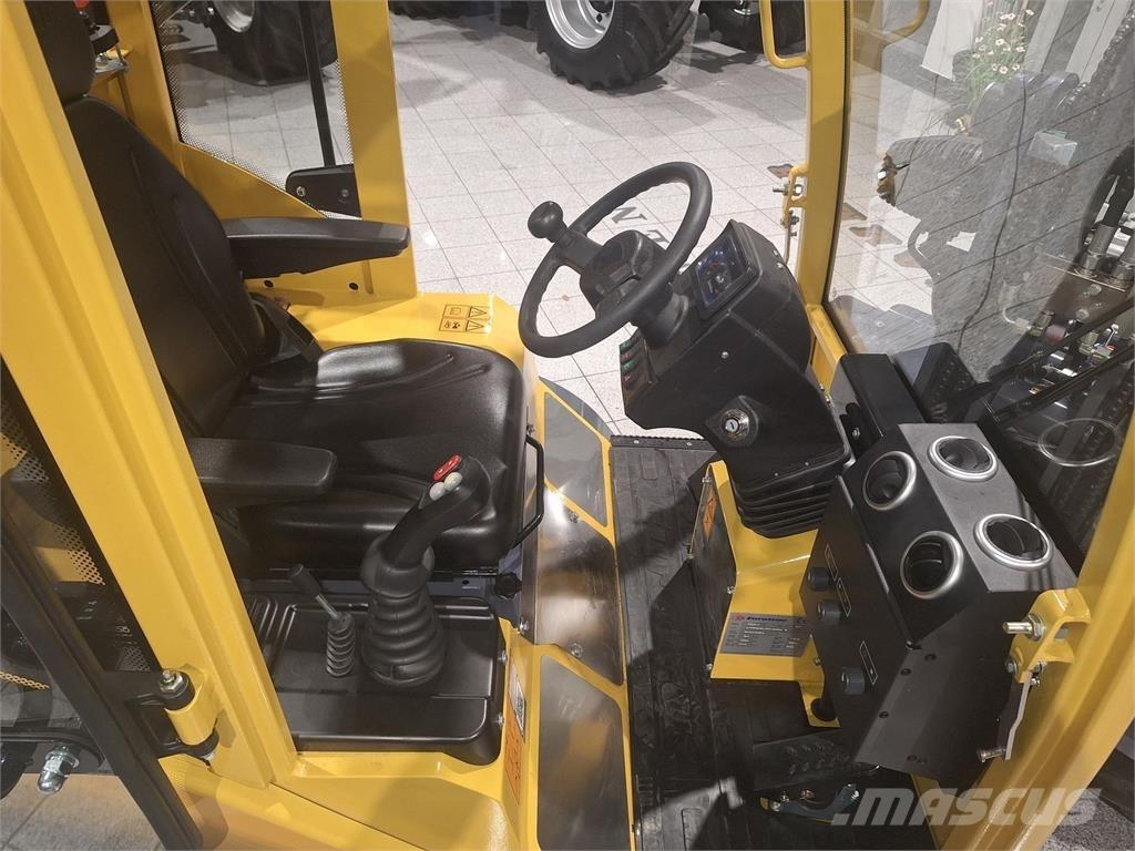 Eurotrac W12S Frontālie iekrāvēji un ekskavatori