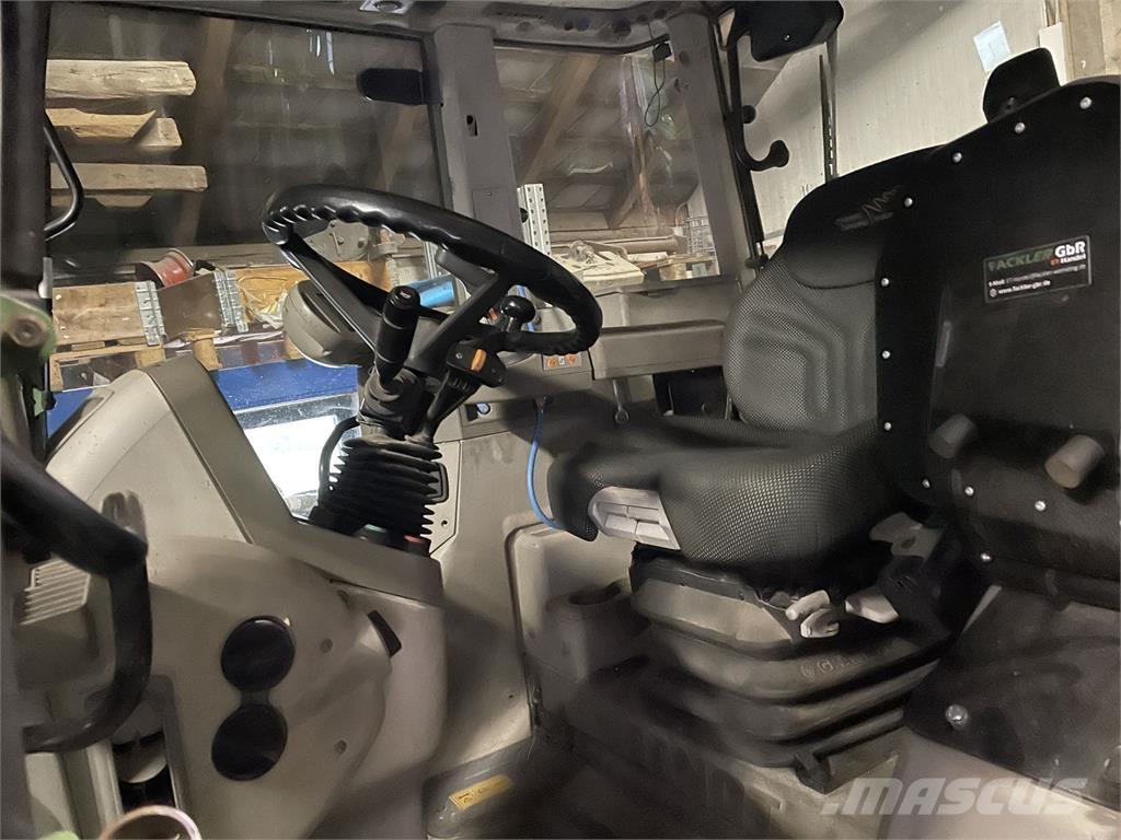 Fendt 718 Vario Traktori