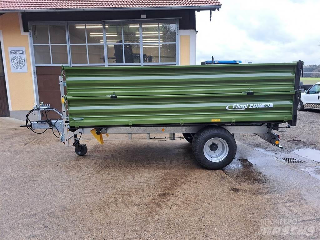 Fliegl EDK 60 Fox Treileri-pašizgāzēji