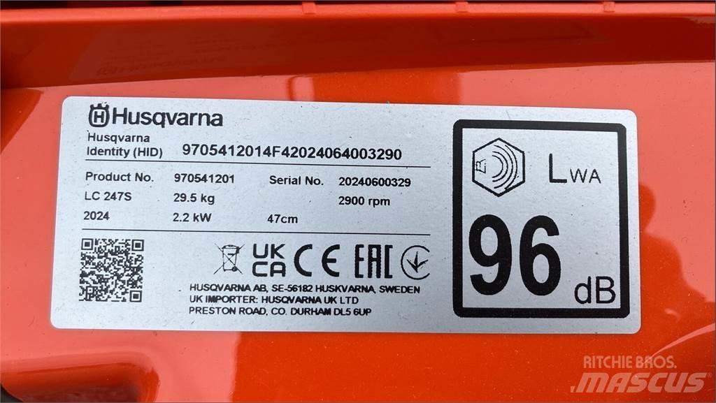 Husqvarna LC 247S Mauriņa traktors