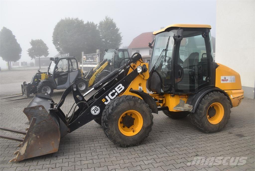 JCB 406 Iekrāvēji uz riteņiem