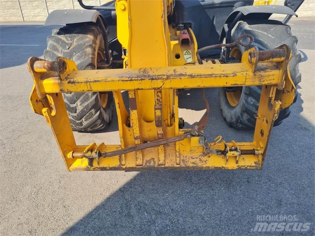 JCB 535 95 Teleskopiskie manipulatori
