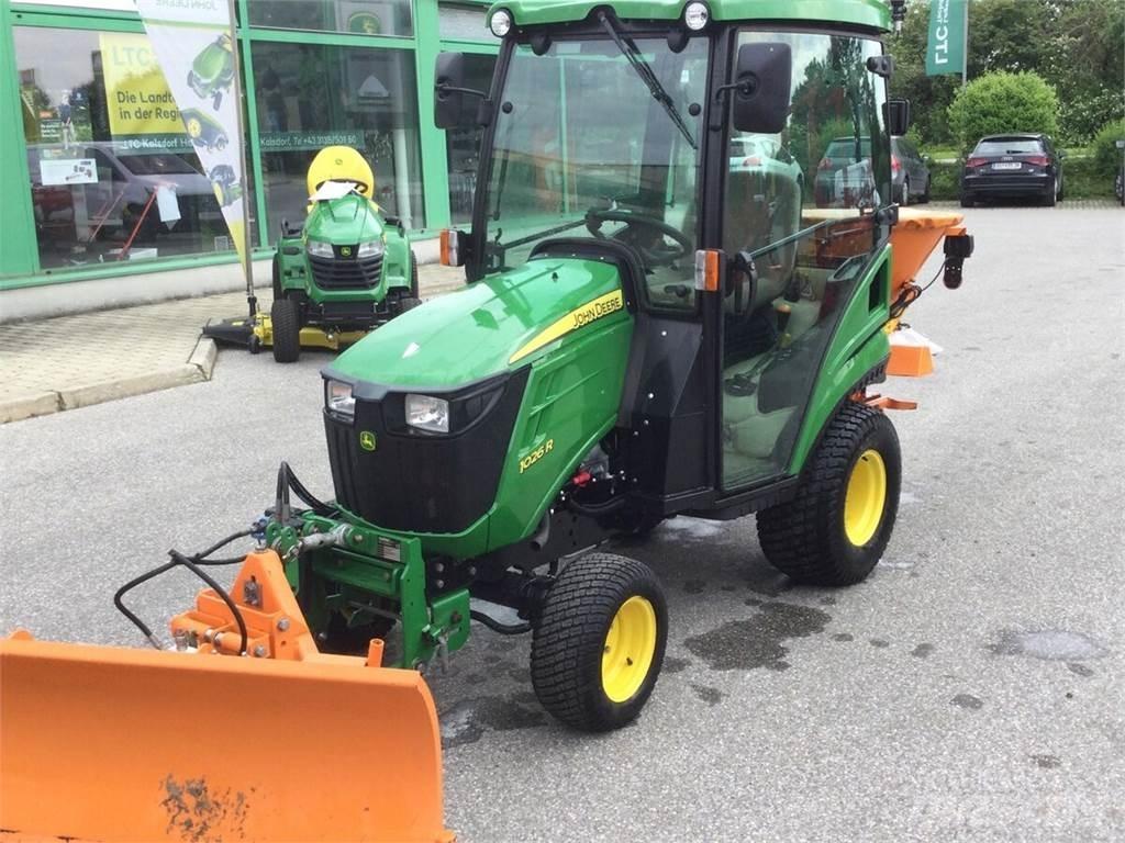 John Deere 1026R Traktori