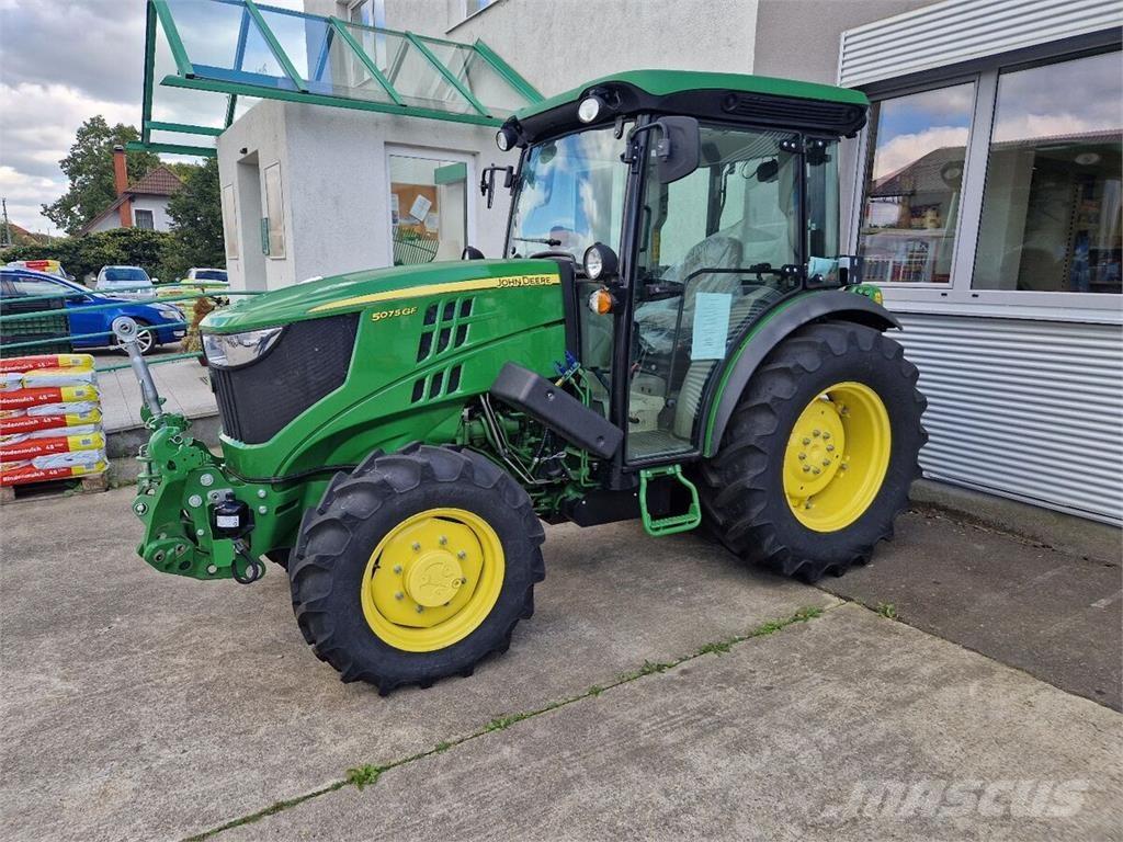John Deere 5075 GF Traktori