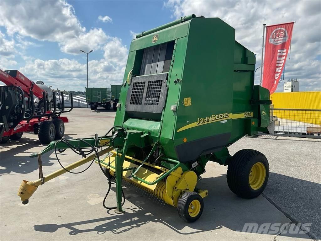 John Deere 592C Rituļu preses