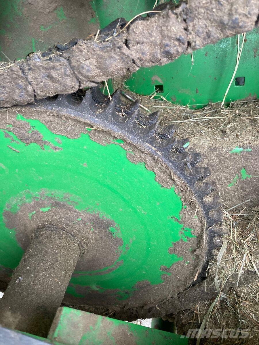 John Deere 592C Rituļu preses