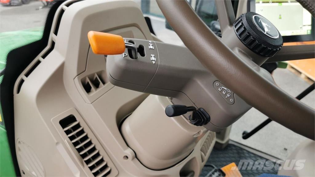 John Deere 6120M Traktori