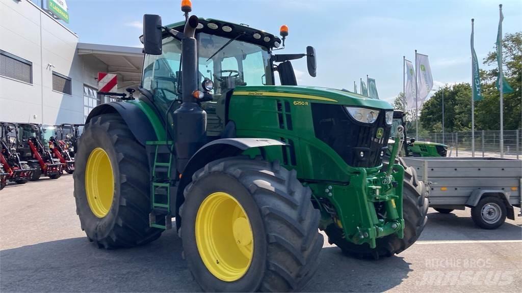 John Deere 6250R Traktori