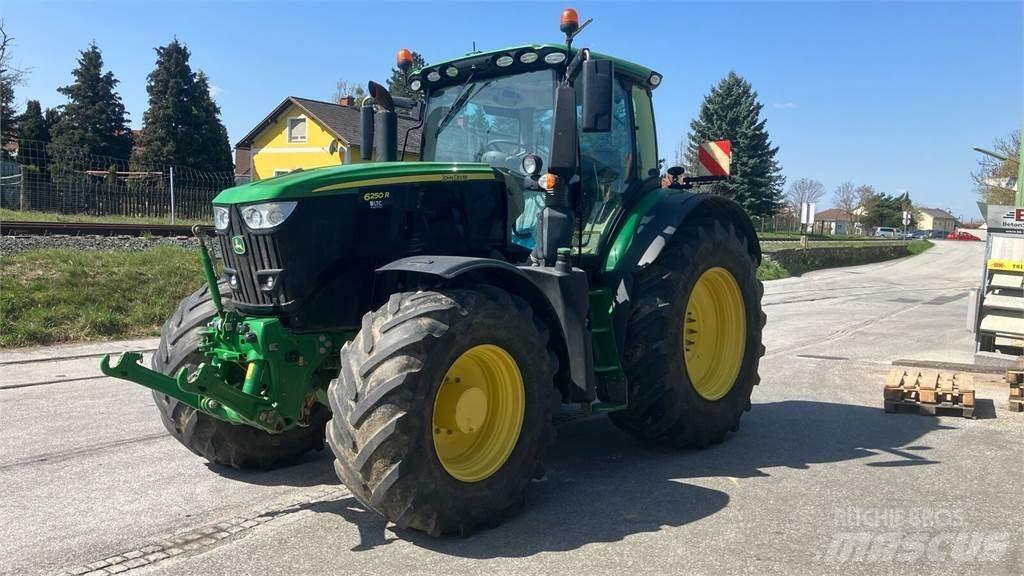John Deere 6250R Traktori
