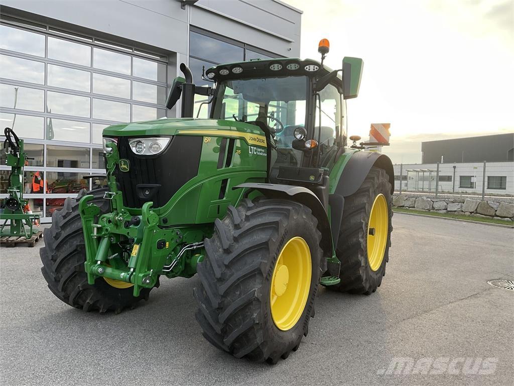 John Deere 6R 215 Traktori