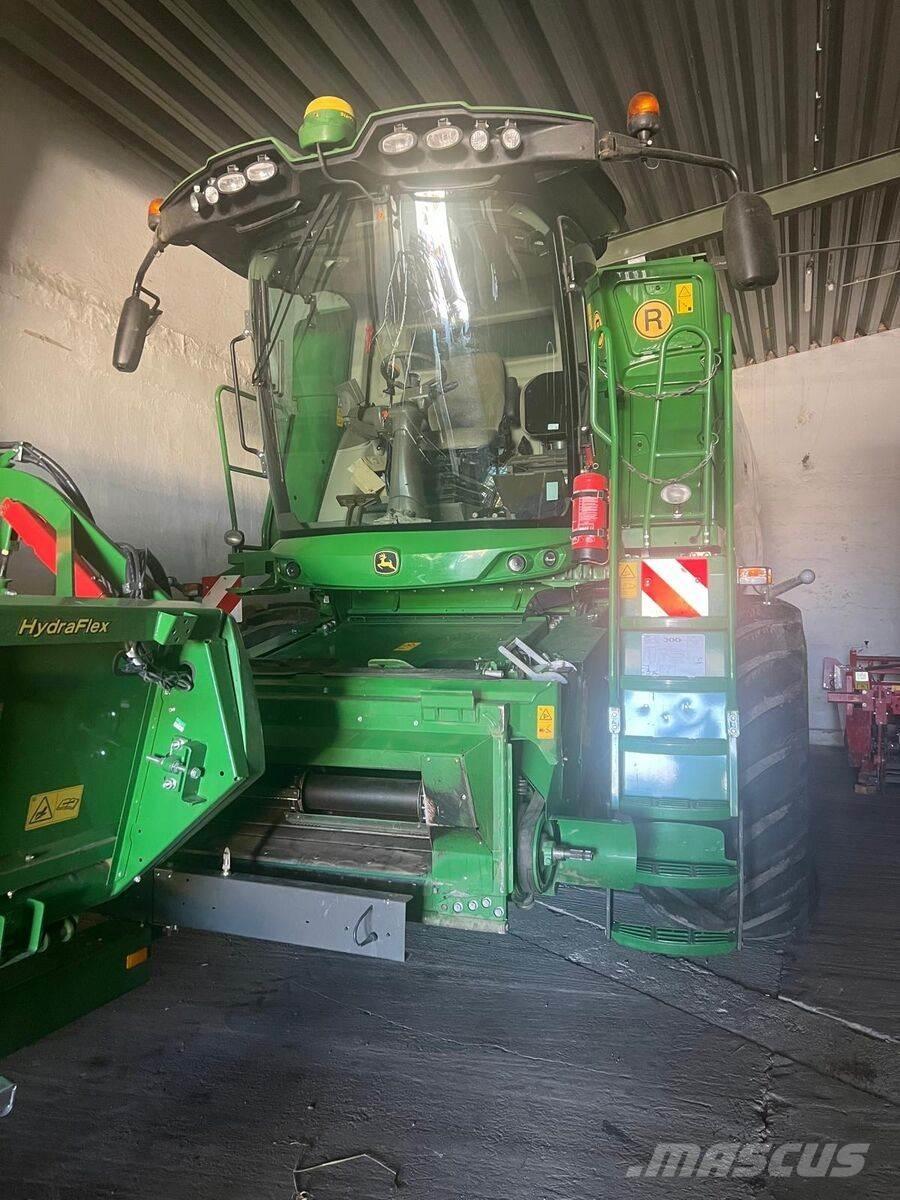 John Deere T550 Ražas novākšanas kombaini