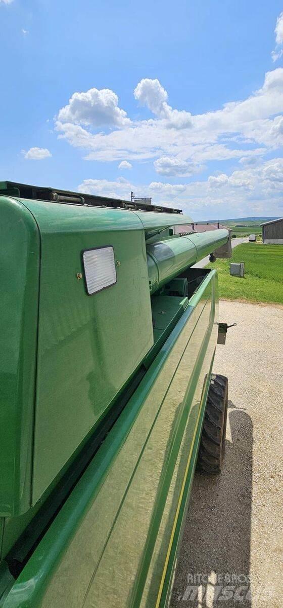 John Deere T550 Ražas novākšanas kombaini
