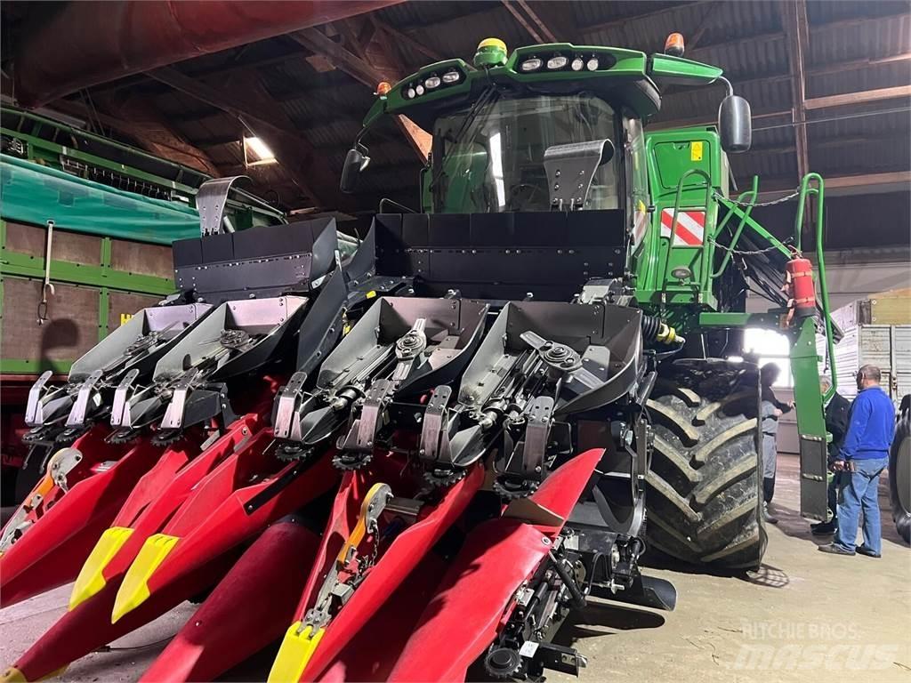 John Deere T670 Ražas novākšanas kombaini