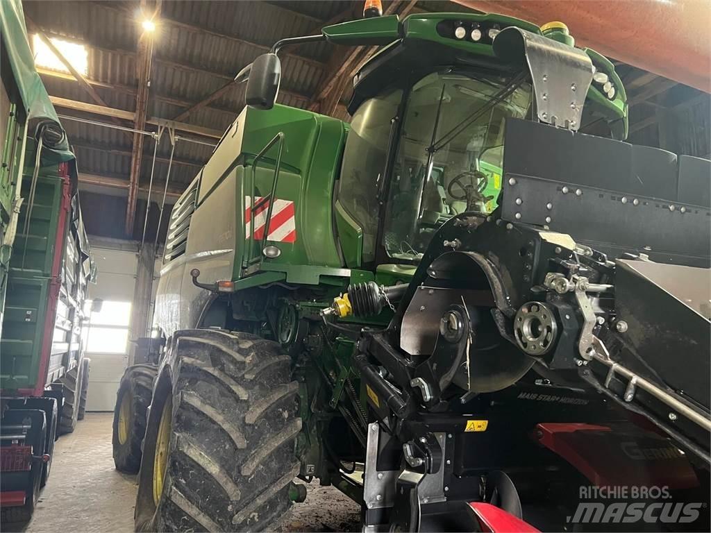 John Deere T670 Ražas novākšanas kombaini