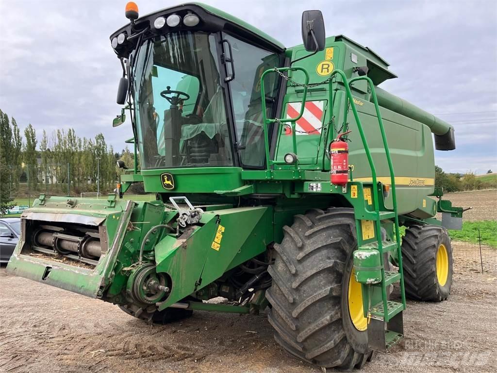 John Deere W660 HM Ražas novākšanas kombaini
