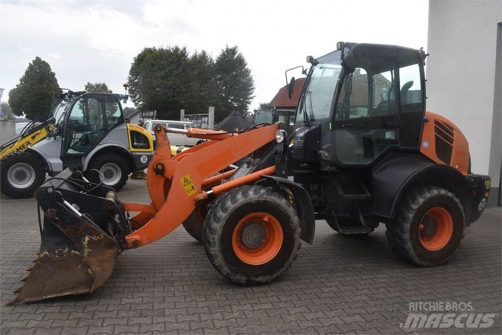Komatsu WA100M-7 Iekrāvēji uz riteņiem