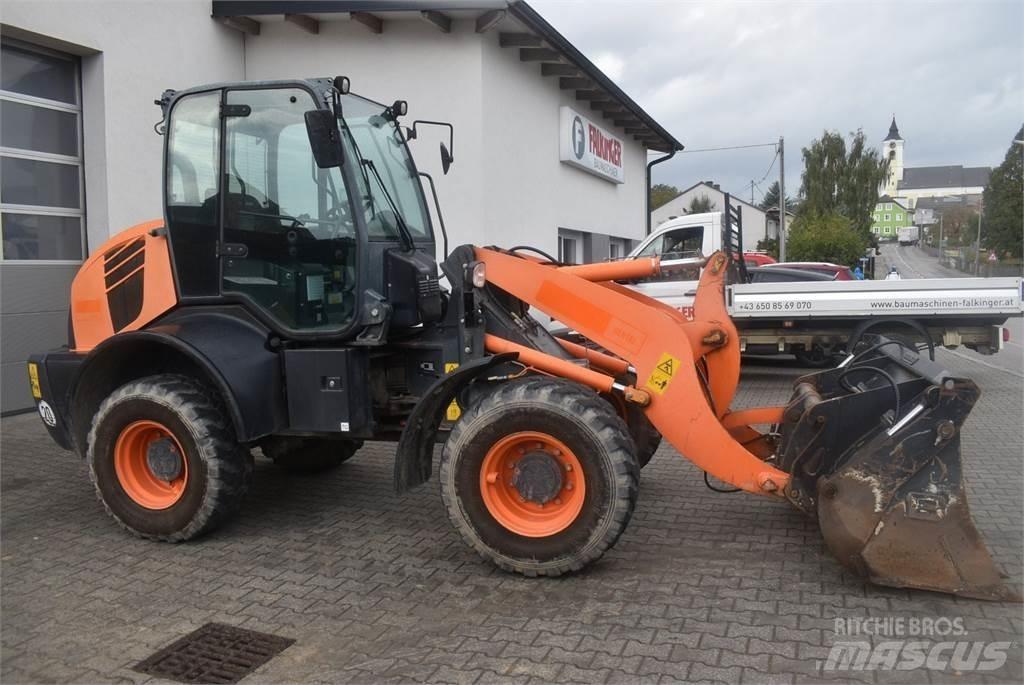 Komatsu WA100M-7 Iekrāvēji uz riteņiem