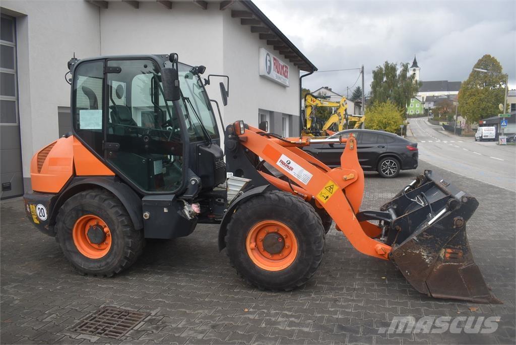 Komatsu WA70-7 Iekrāvēji uz riteņiem