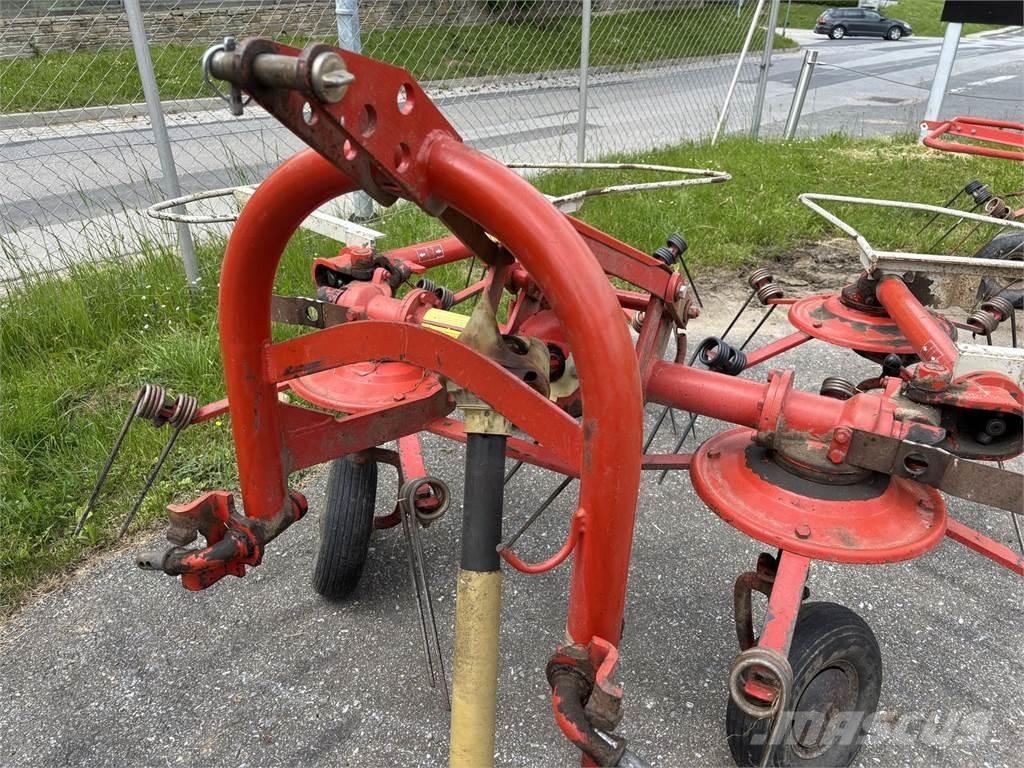 Kuhn GF 440 P Grābekļi un siena ārdītāji