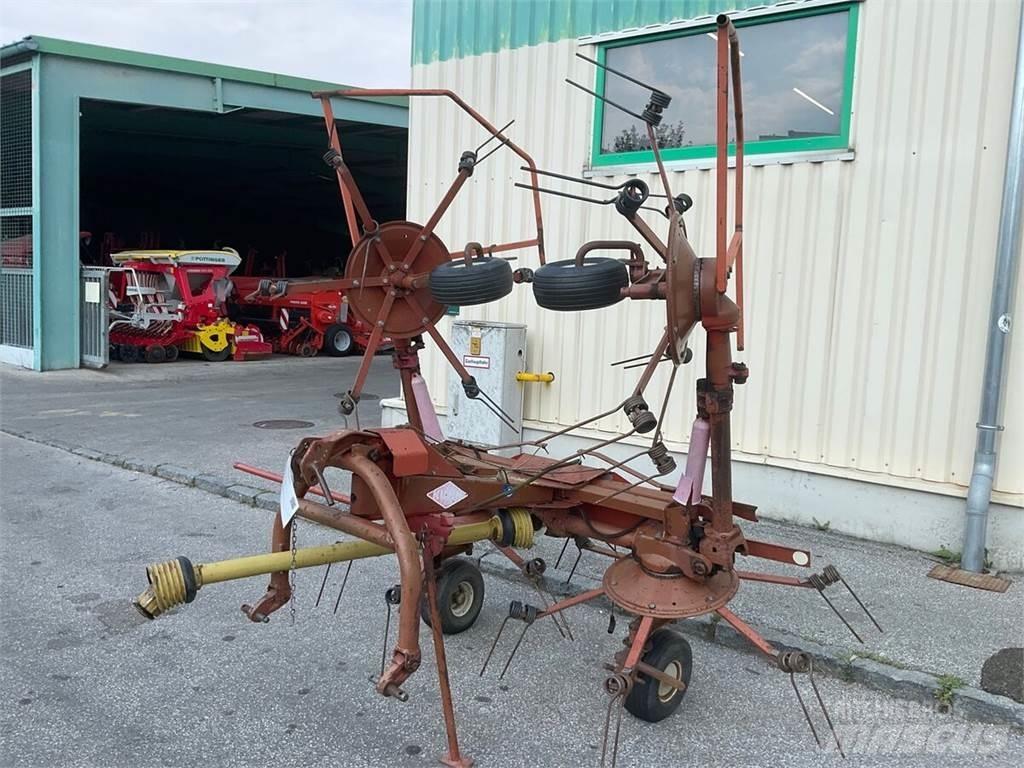 Kuhn GF 5001 Grābekļi un siena ārdītāji