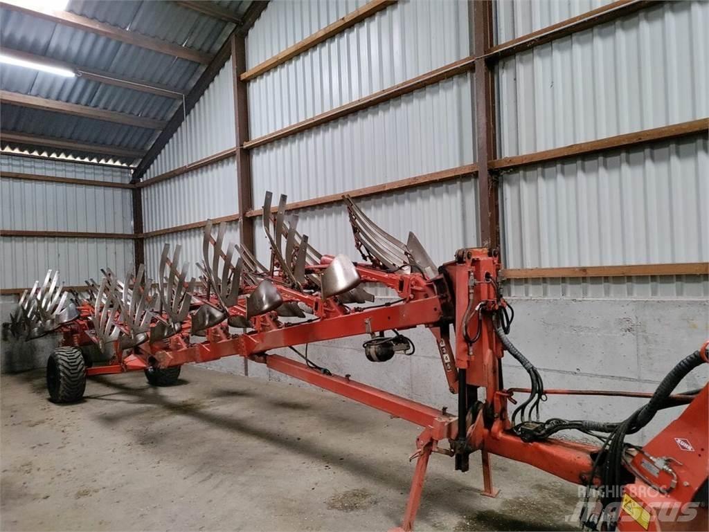 Kuhn Manager 8 NSH Parastie arkli