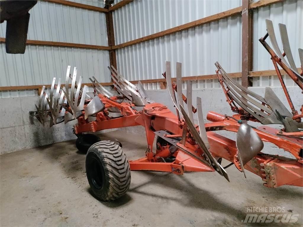 Kuhn Manager 8 NSH Parastie arkli