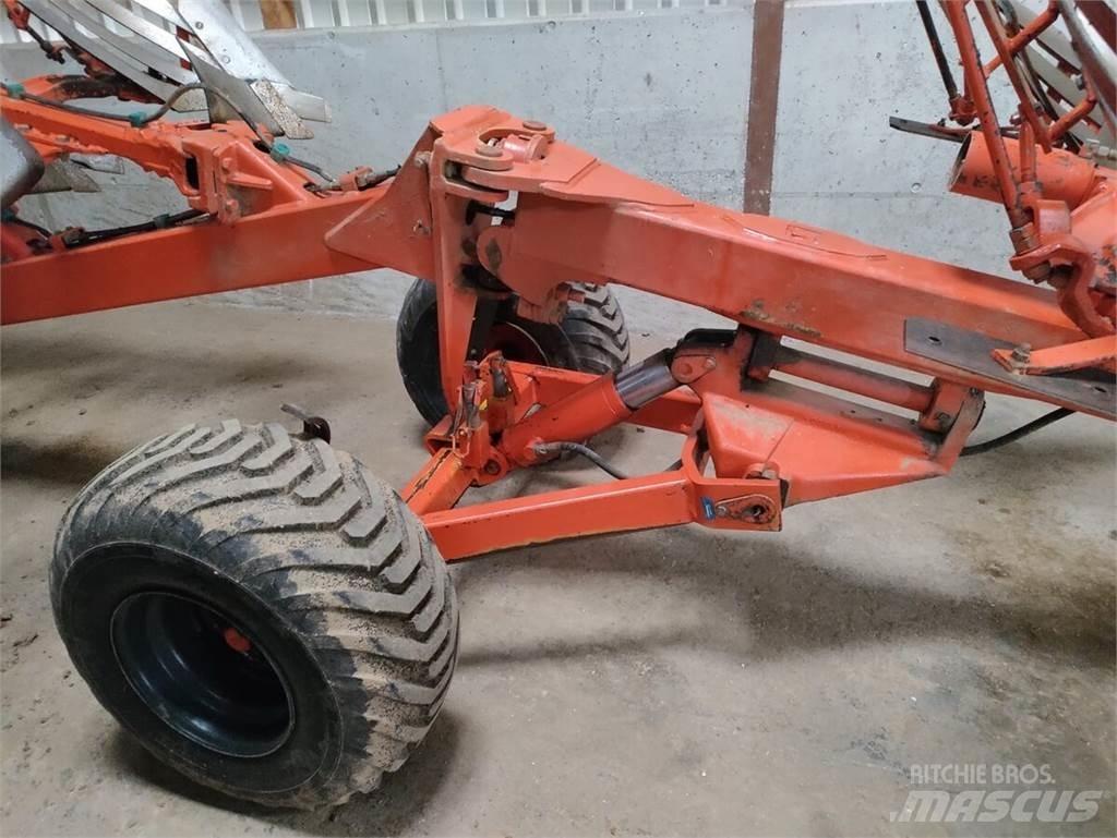 Kuhn Manager 8 NSH Parastie arkli