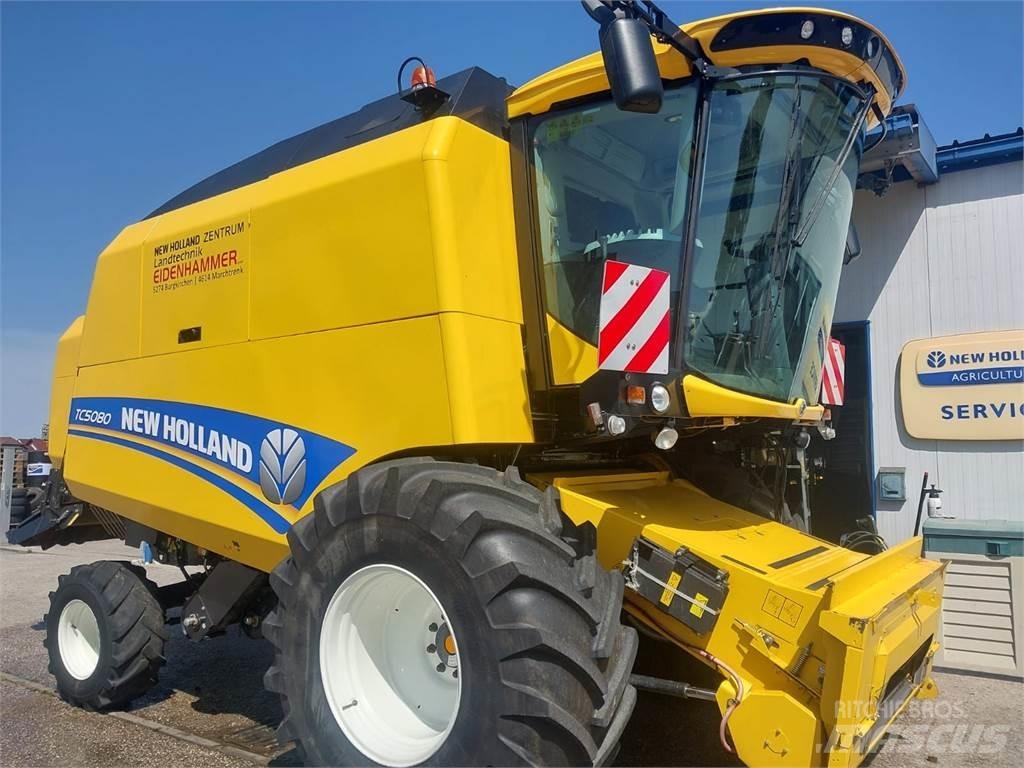 New Holland TC5070 Ražas novākšanas kombaini