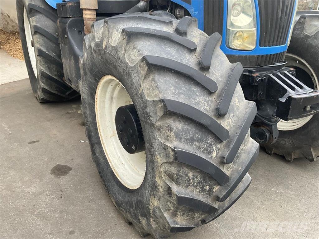 New Holland TG 285 Traktori