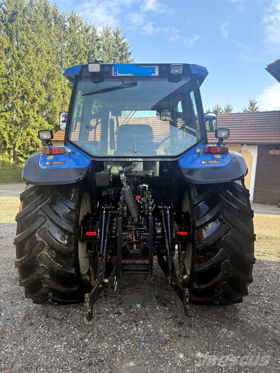 New Holland TS115 Traktori