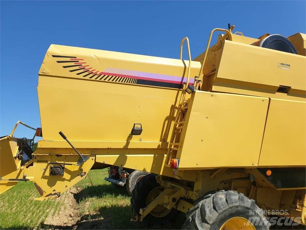 New Holland TX 65 Ražas novākšanas kombaini