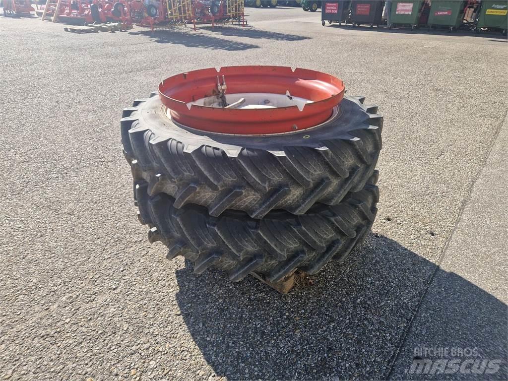 Taurus 12.4 R36 Riepas, riteņi un diski