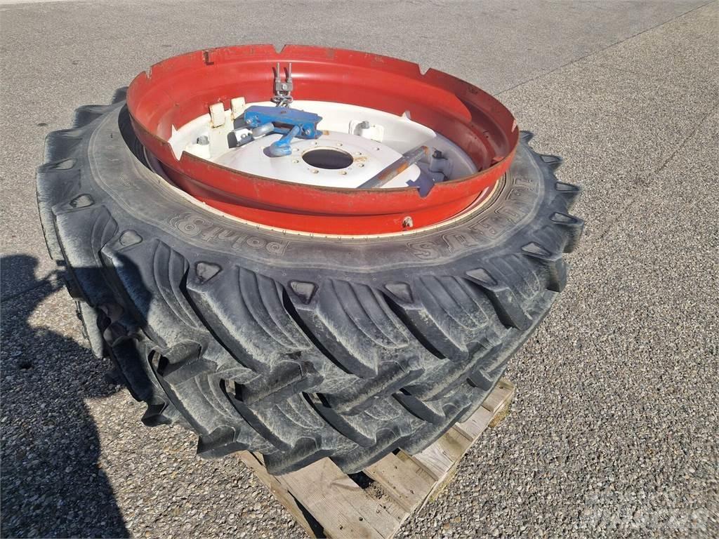 Taurus 12.4 R36 Riepas, riteņi un diski