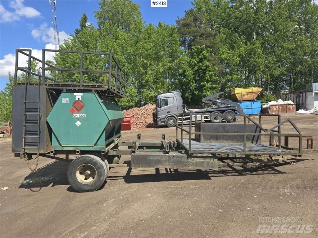  Farmartank 3000 L Visurgājēji un sniega motociklu papildaprīkojums