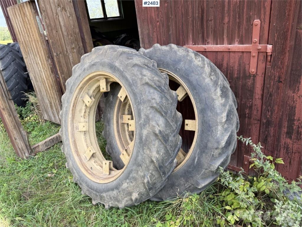 Goodyear 13.6-38 Visurgājēji un sniega motociklu papildaprīkojums